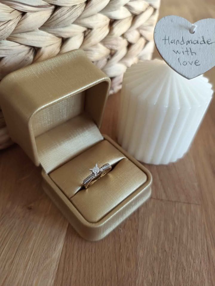 Ringe: Neu Natural Diamond Ring 18K Gold - Twisted style – Neu und originalverpackt aus Birmensdorf ZH von Nanu-R 3