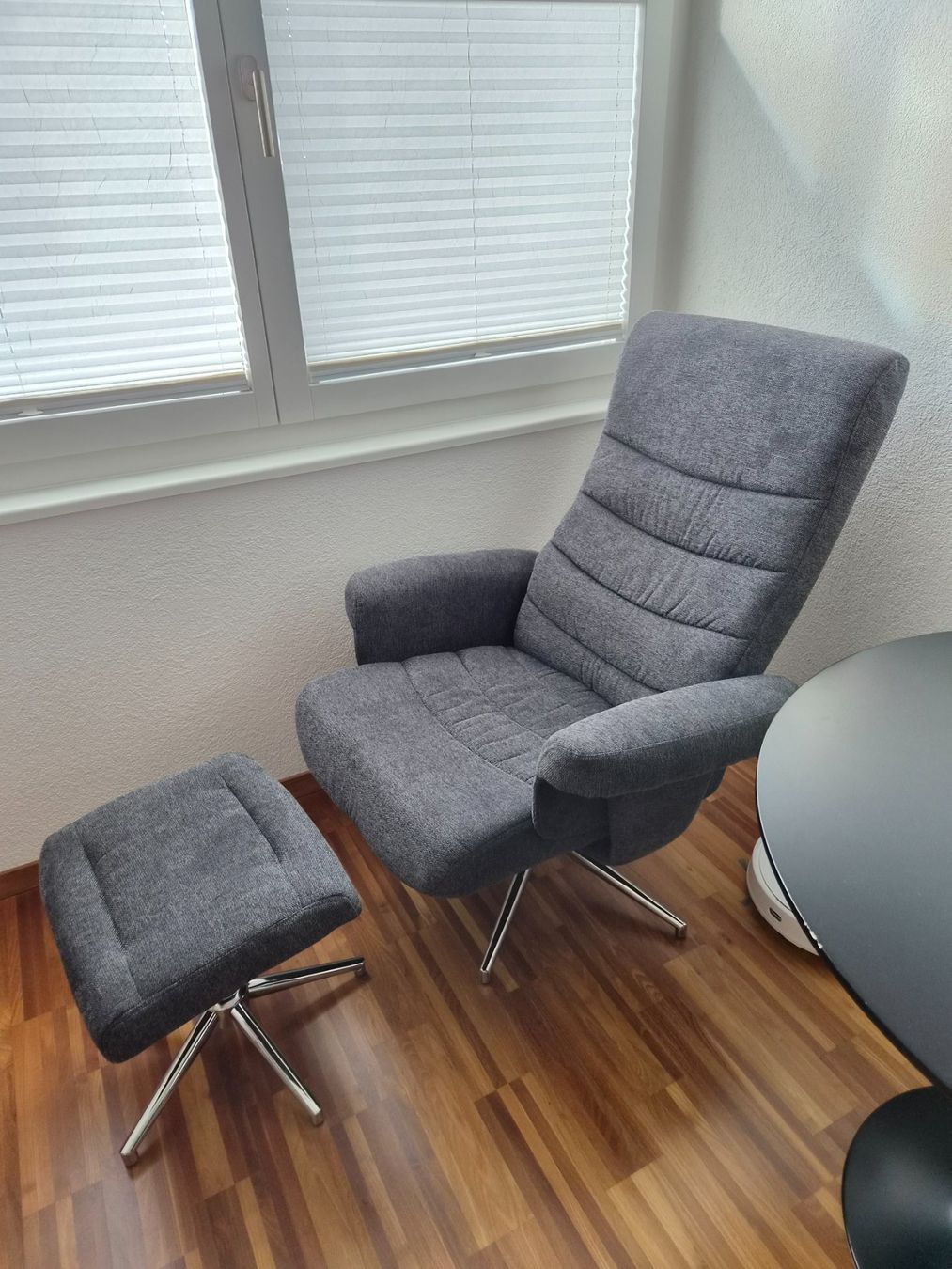 Sessel: Relaxsessel mit separater Fussstütze – Gebraucht aus Winkel von Gamei 1