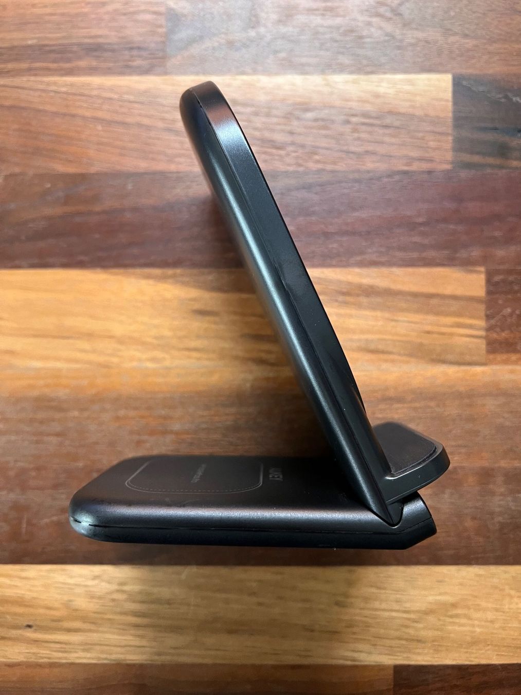 Caricabatterie: 2-in-1 Handy Wireless Ladestation (10W) – Usato da Zürich venduto da LRNT 2