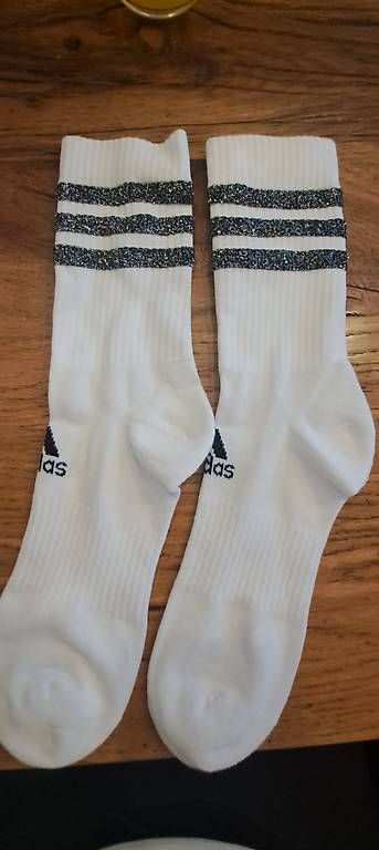 Calze: Ungebrauchte Socken von Adidas mit Glitzer – Usato da Brunnen venduto da Rodge