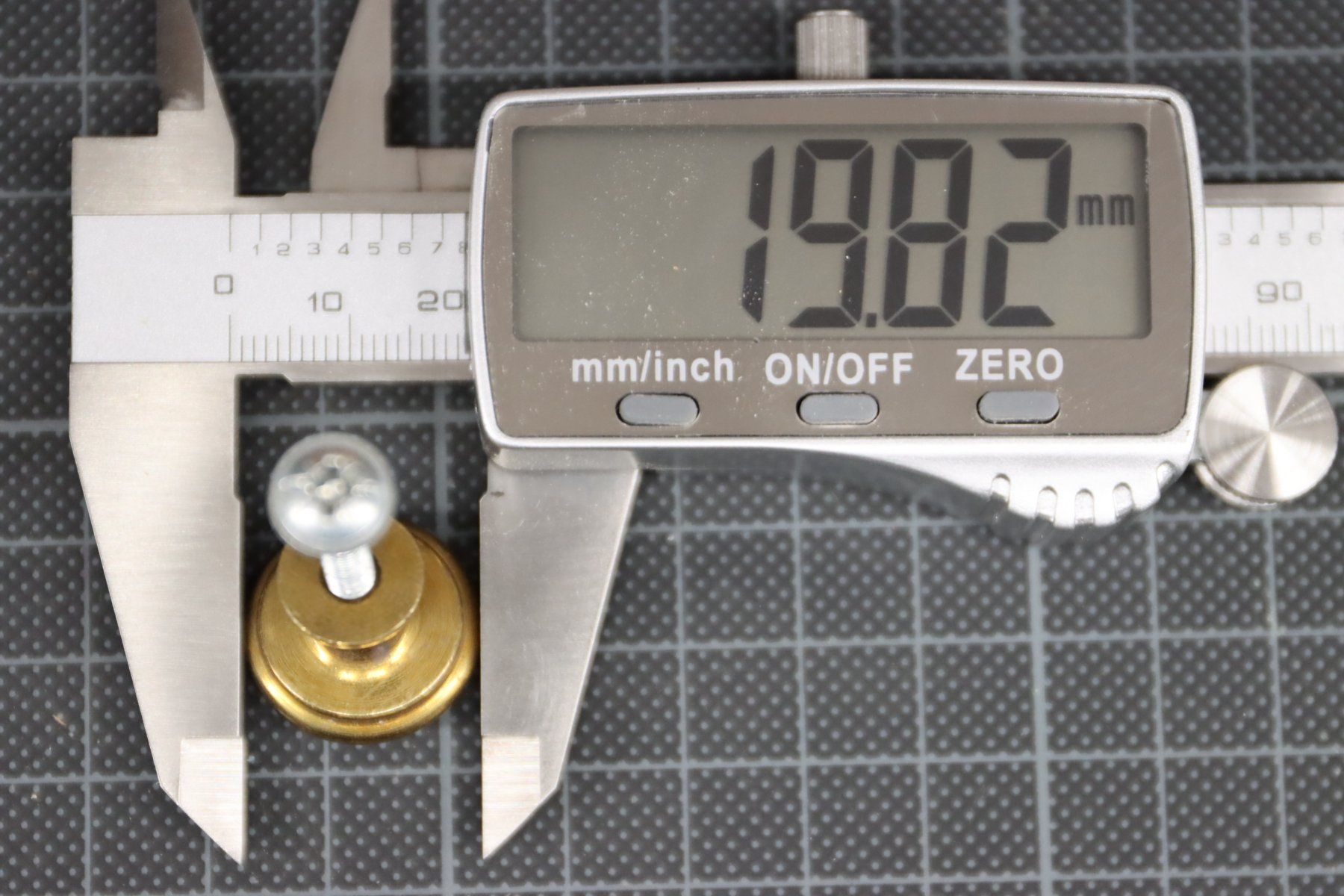 Ferramenta: Möbelgriff / Möbelknopf / Zugknopf – Usato da Emmetten venduto da Super008 3