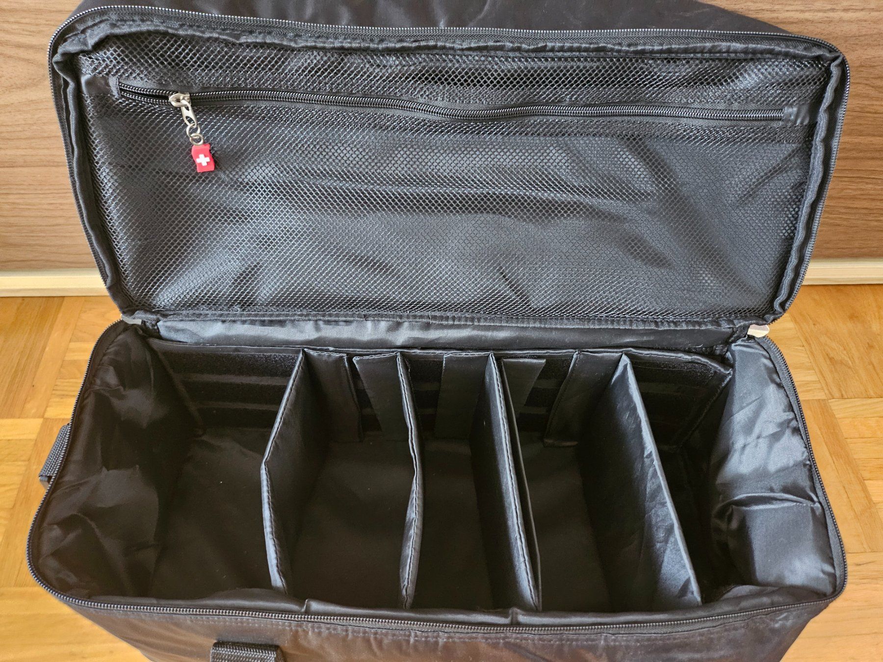 Taschen: Diverse Swissvax Taschen – Gebraucht aus Landquart von Spirit6 3