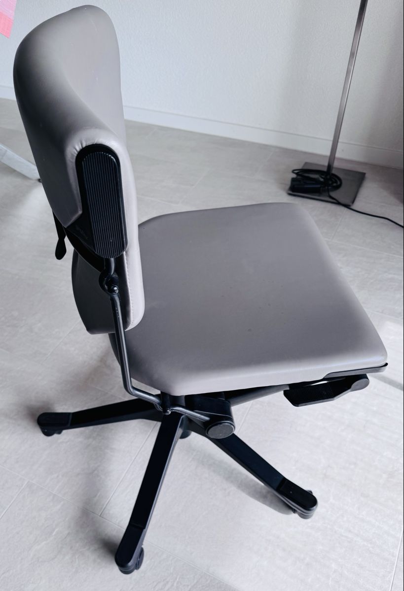 Giroflex Sedie: Chaise bureau toute réglable.  – Usato da Farvagny-le-Petit venduto da Ganor