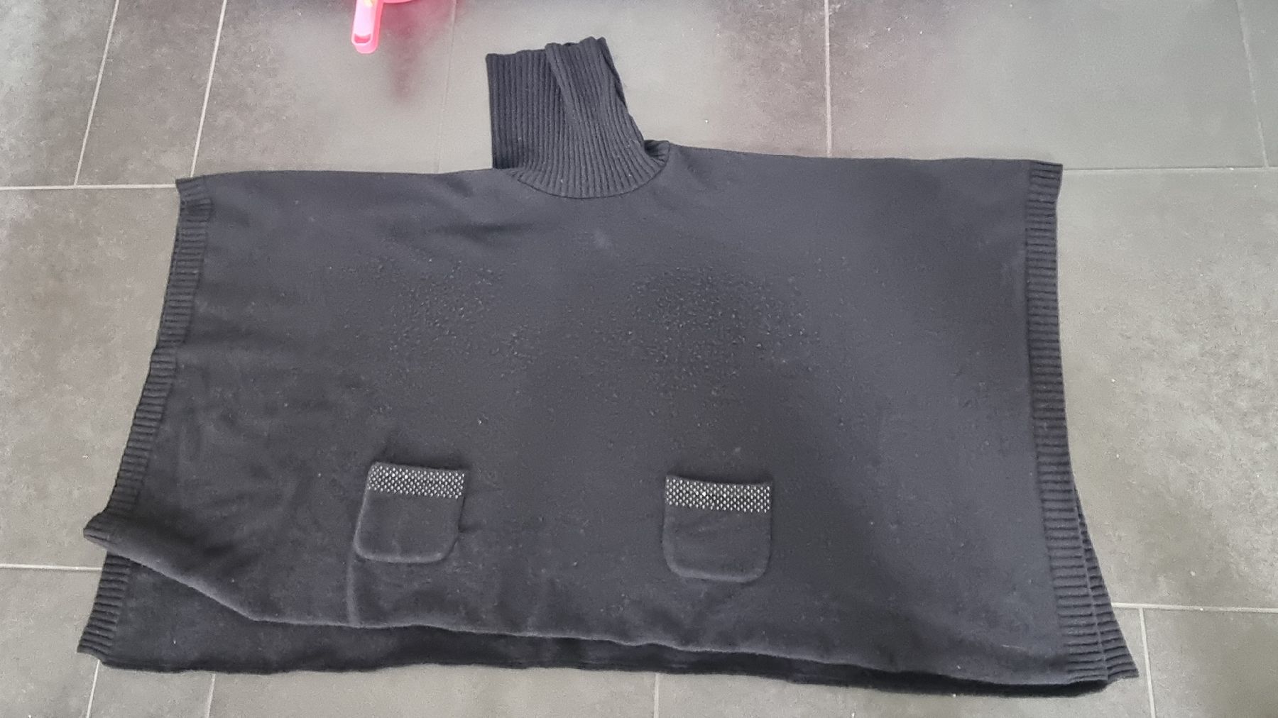 Altro in Moda donna: poncho Cape Onesize schwarz Wolle – Usato da Bad Zurzach venduto da Mfritzli 3