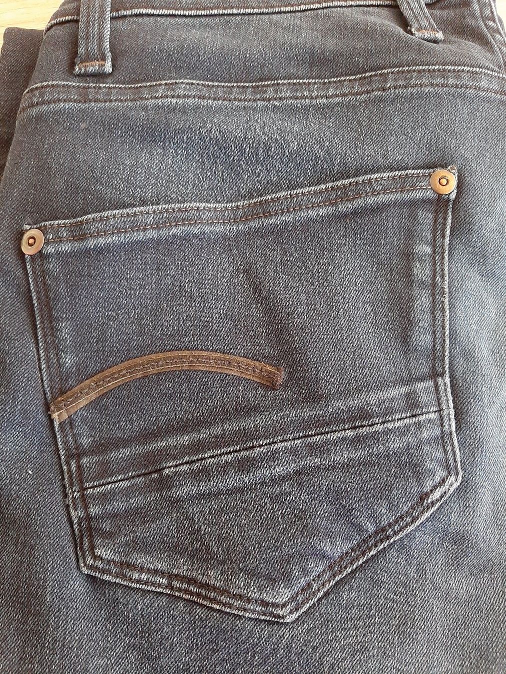 Jeans: Jeans Gr. 31 / 34 hellgrau, Marke RAW 3301 – Usato da Menziken venduto da Rien1 3