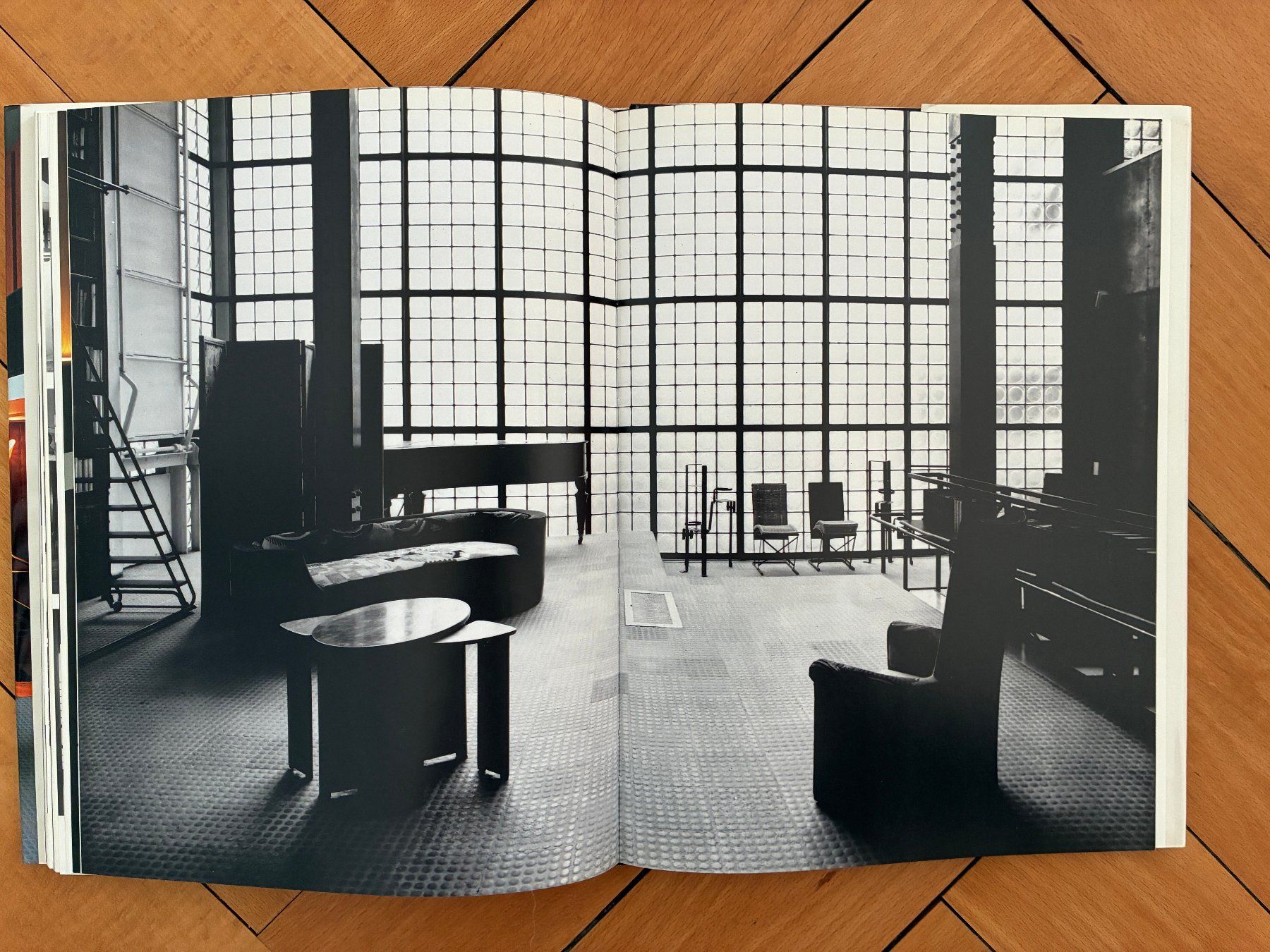 Libri: Architektur Buch: PIERRE CHAREAU – Usato da Lugano venduto da gio.yo 8