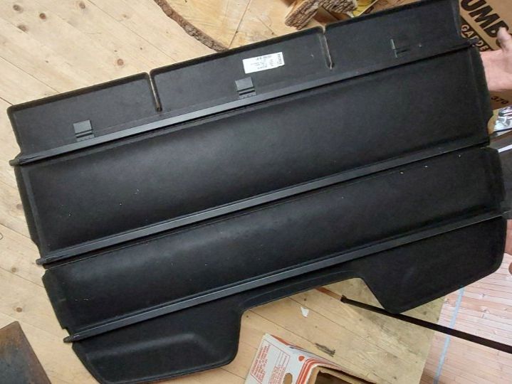 Peugeot Tutti pezzi di ricambio auto: Laderaumabdeckung (Hutablage) Peugeot – Usato da Amden venduto da Tiptop 2