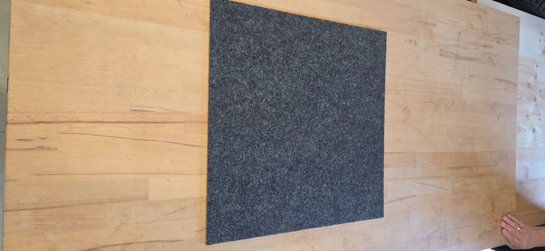 Tappeti: Teppich Kugelgarn 200 m2 – Usato da Daiwil venduto da haekl 1