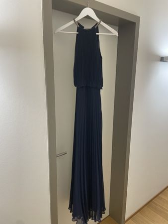 Dunkelblaues Abendkleid