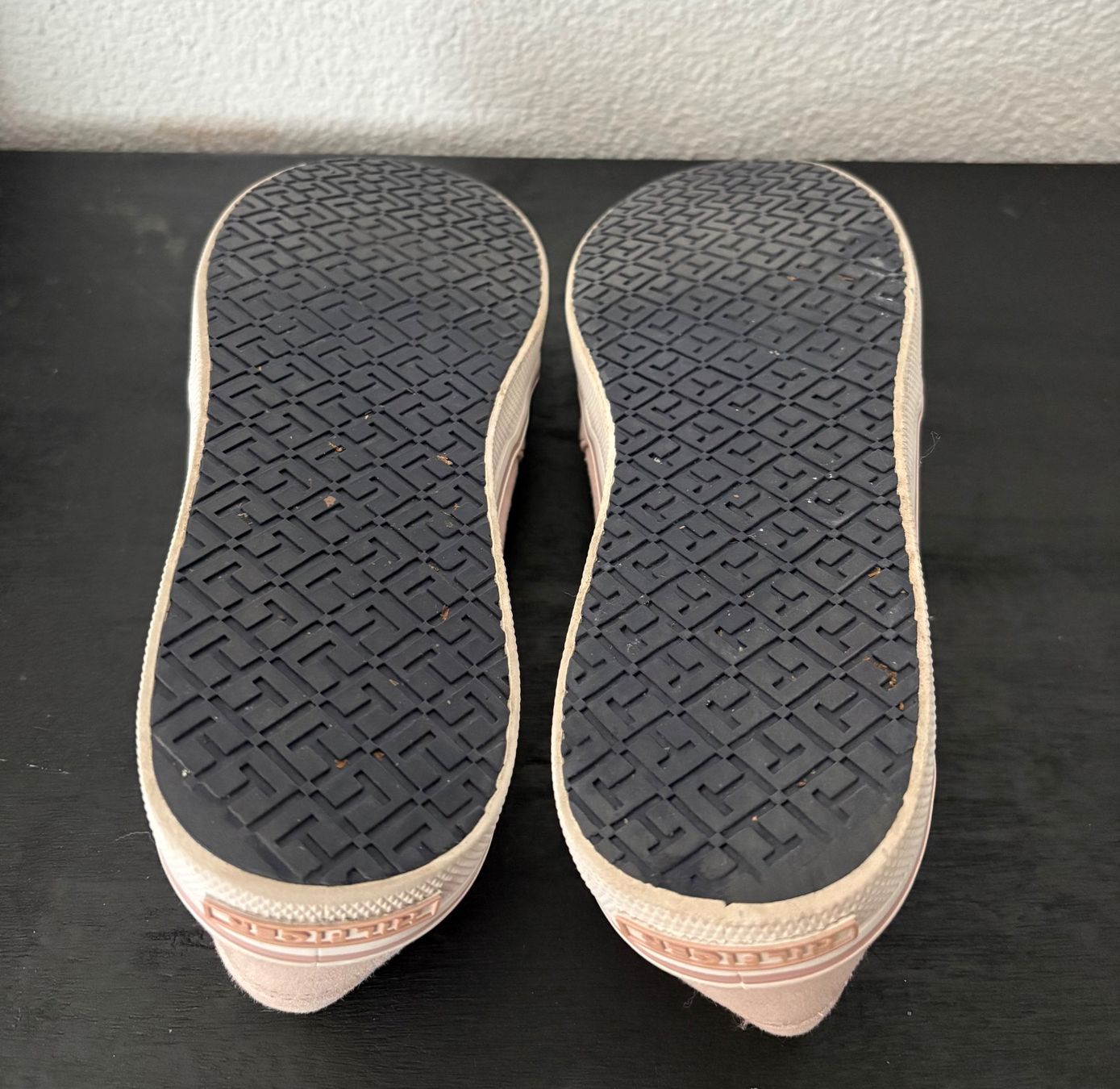 Tommy Hilfiger Chaussures femmes: Hilfiger Schuhe rosa – D'occasion à Frauenfeld par alexa_6408 2
