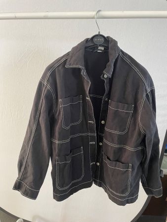 Schwarze Jacke mit weissen Nähten, Grösse S, H&M Divided
