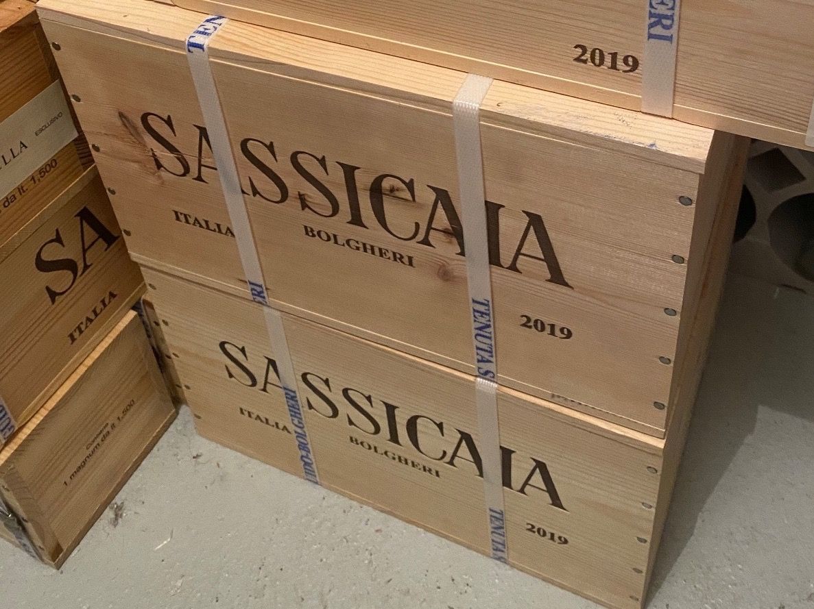 Sassicaia Vino: SASSICAIA 2019 – Nuovo e nell'imballaggio originale da Grenchen venduto da O.r.i.g.