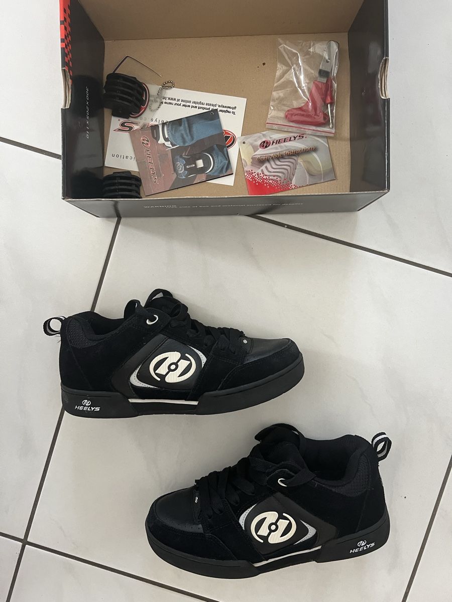 Herrenschuhe: Originale, neuwertige Heelys – Neu (gemäss Beschreibung) aus Uetendorf von Lucutus-Picard