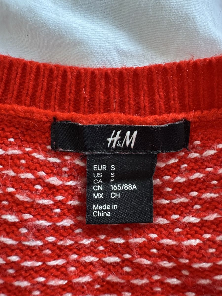H&M Pullover & Sweatshirts: Pull d’hiver ou de Noël à flocon – Gebraucht aus Denens von sar_5wlm 2