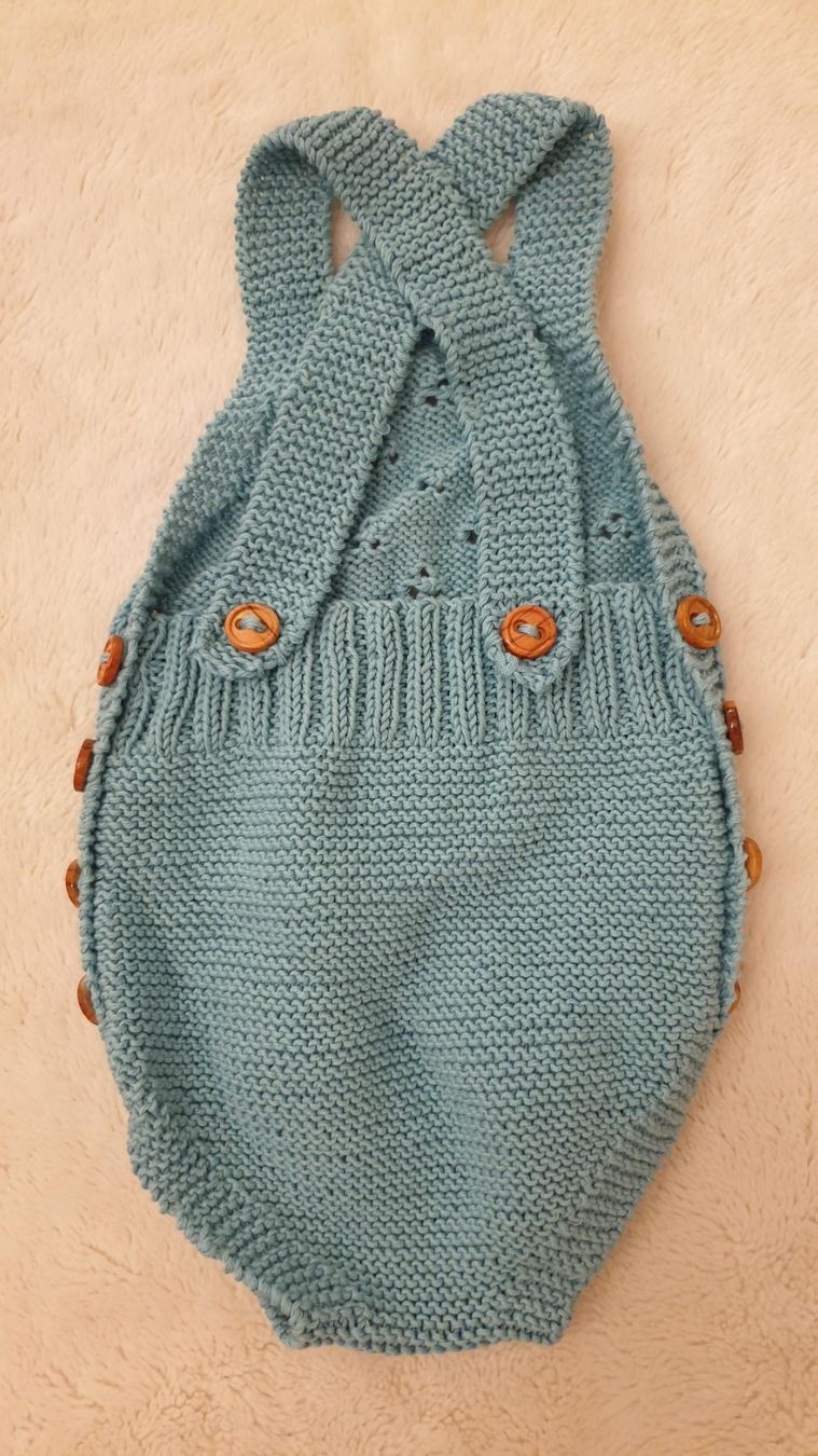 Kleiderpakete & -sets: STRAMPELANZUG  + MÜTZE + MINI/ BABYSCHÜHCHEN AUS STRICK – Neu und originalverpackt aus Würenlos von Abracadabra26 5