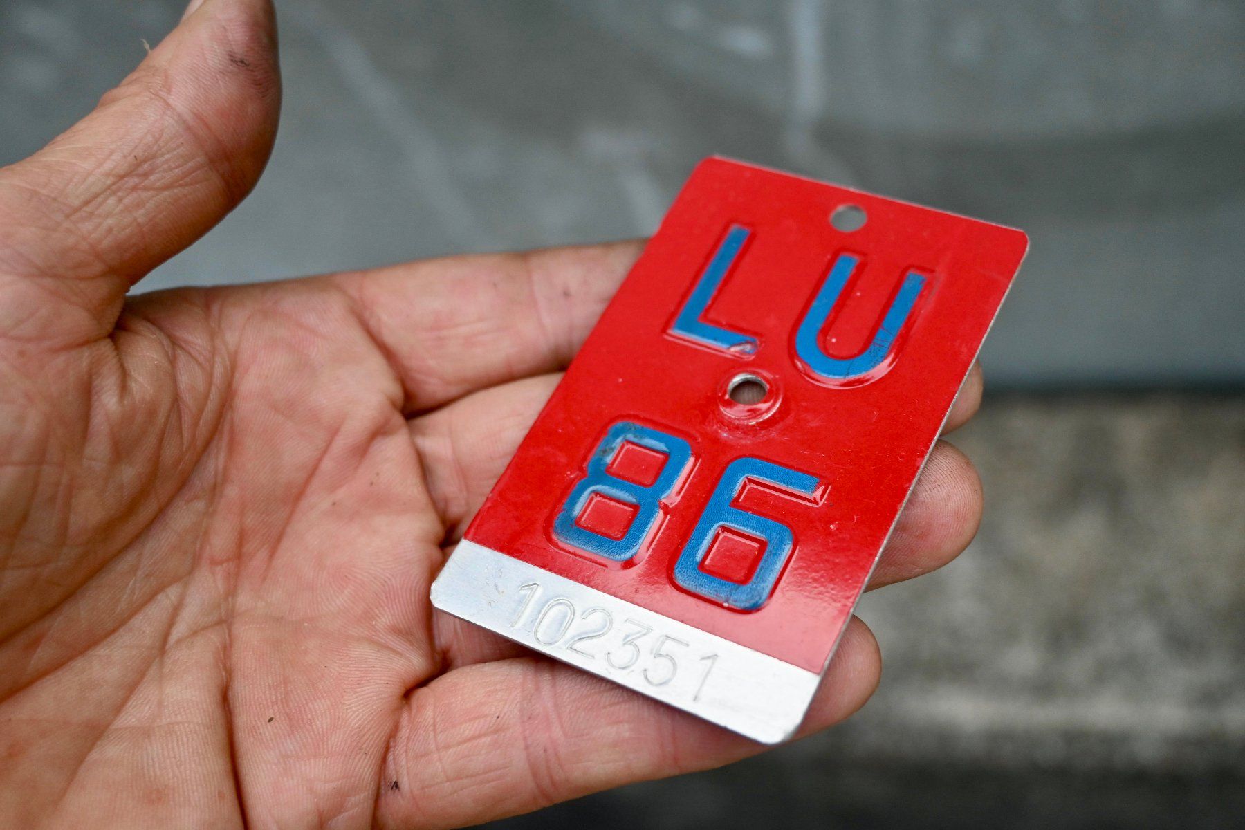 Insegne: Velonummer LU 86 von 1986 Luzern – Usato da Pfaffhausen venduto da mono_rec 7
