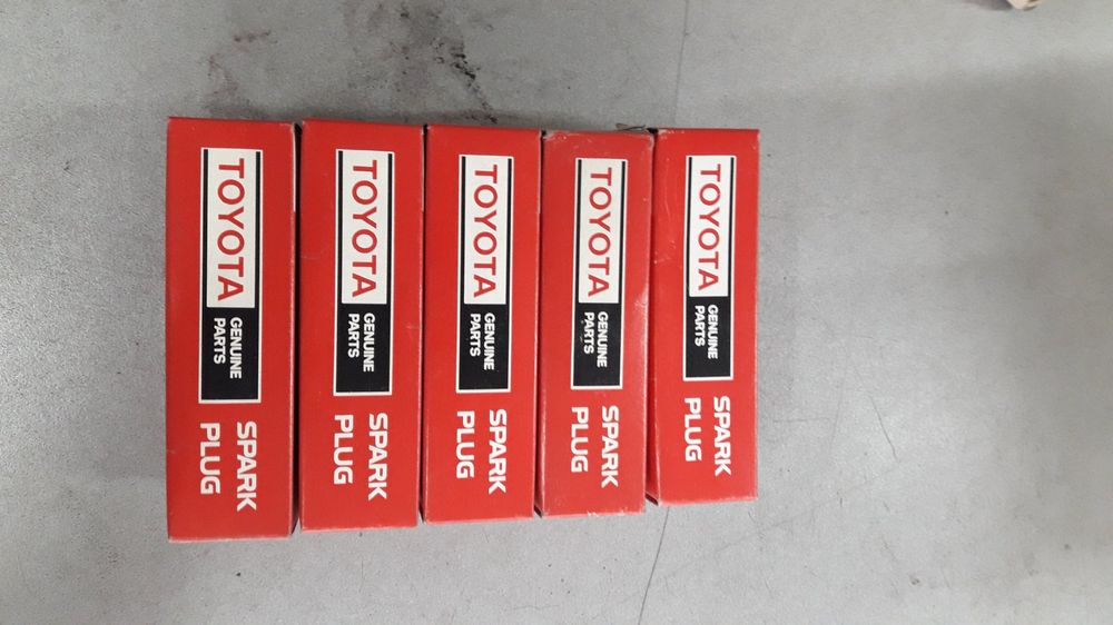 Original TOYOTA Zündkerzen 90919-01084 (Neu und originalverpackt) in ...