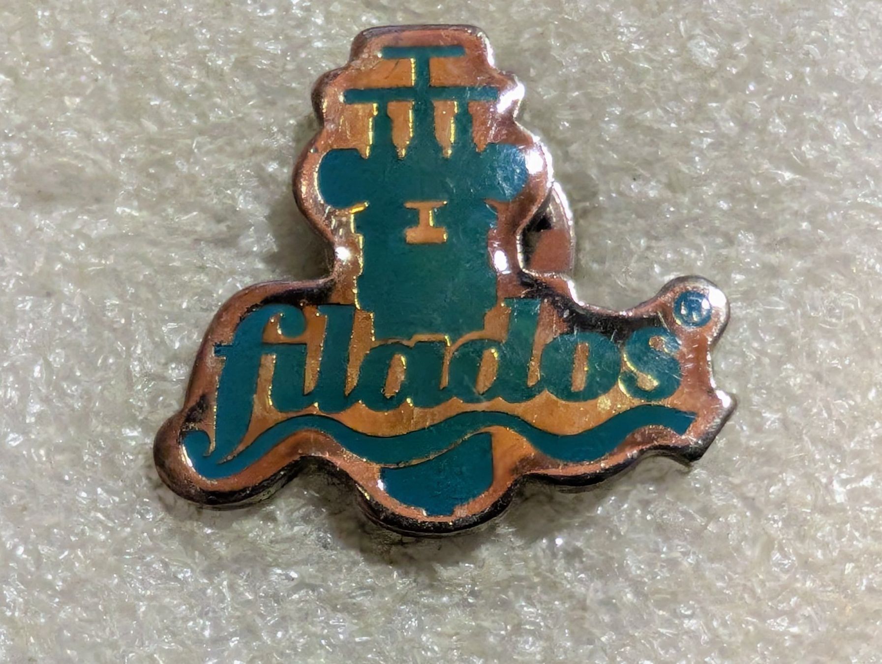 Placchette & Badge: Ansteckpin 146: Filados – Usato da Oppligen venduto da Pin-Fall-Shop