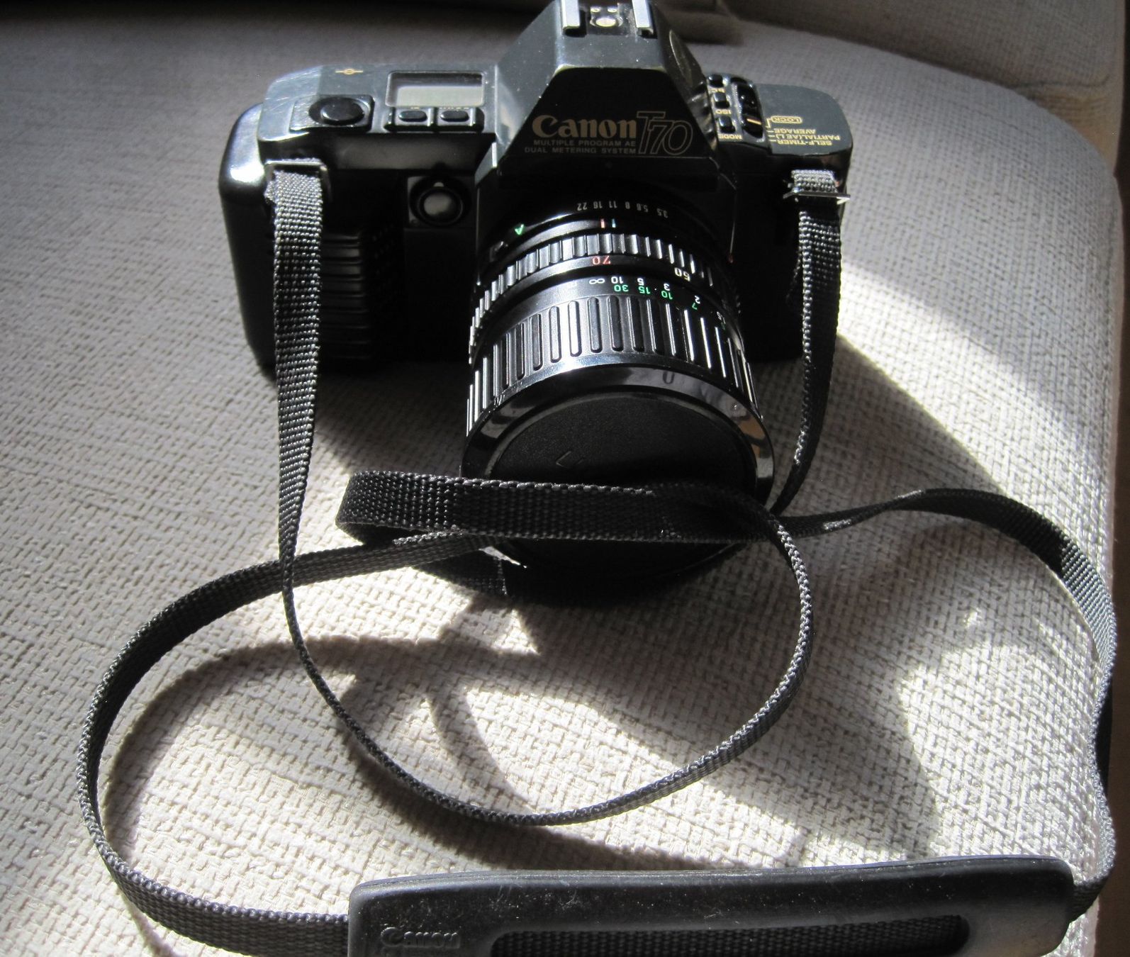 Canon Fotocamera: Canon T70 MULTIPLE PROGRAM AE DUAL METERING SYTEM – Usato da Riedikon venduto da gra_r5w8 7