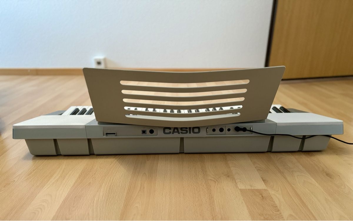 Casio Musikinstrumente: Casio Piano LK-280 mit 61 Tasten – Gebraucht aus Schüpfen von  3