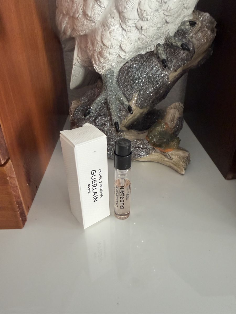 Guerlain Profumi & Eau de Toilette: Guerlain "Cruel Gardenia" Sample Vial - Spring Scent! – Nuovo (secondo la descrizione) da Morges venduto da kon_c2pz