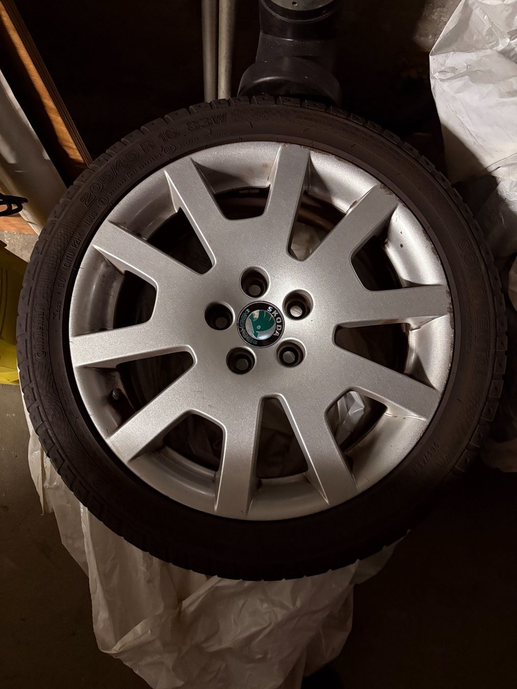 Skoda Pneus & Roues: 4 Kompletträder Skoda – D'occasion à Glattfelden par 081_59nl 3