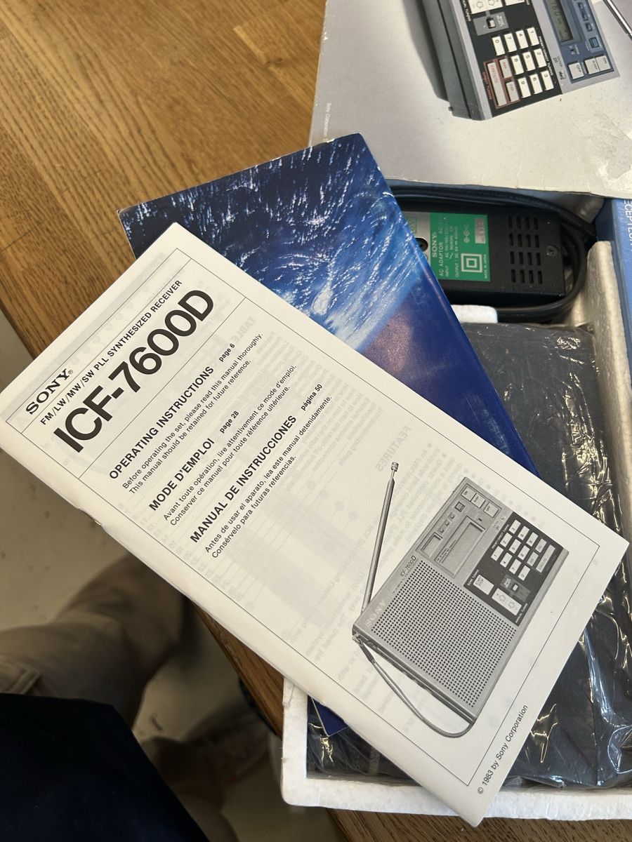 Sony Radio: Weltempfänger Sony ICF-7600D mit Originalverpackung – Usato da Zürich venduto da BashasBrockenhaus 3
