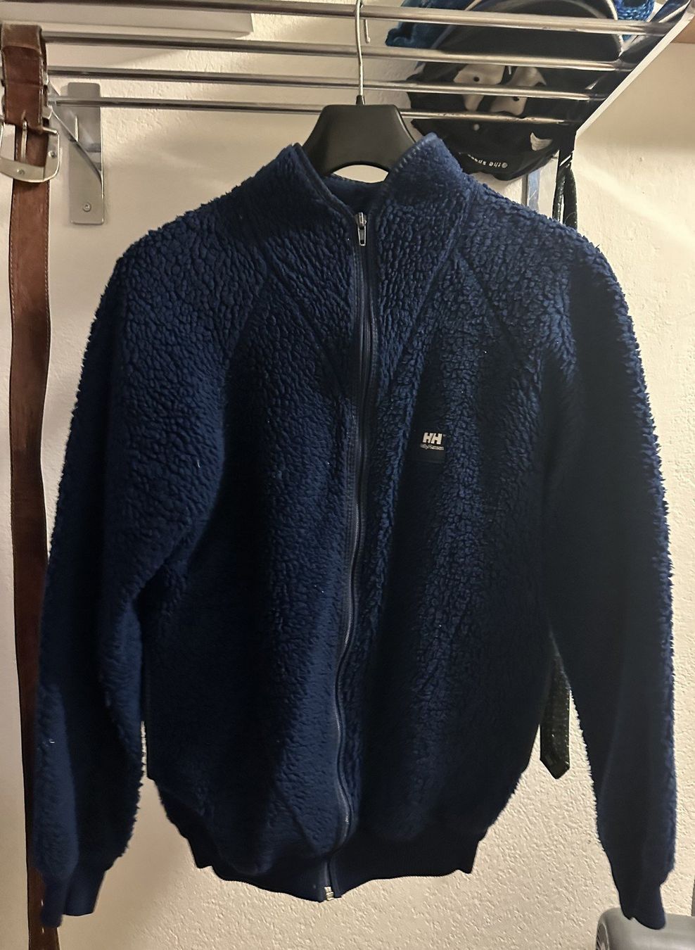 Helly Hansen Jacken: Helly Hansen Jacke dunkelblau – Gebraucht aus Zürich von tedmaster