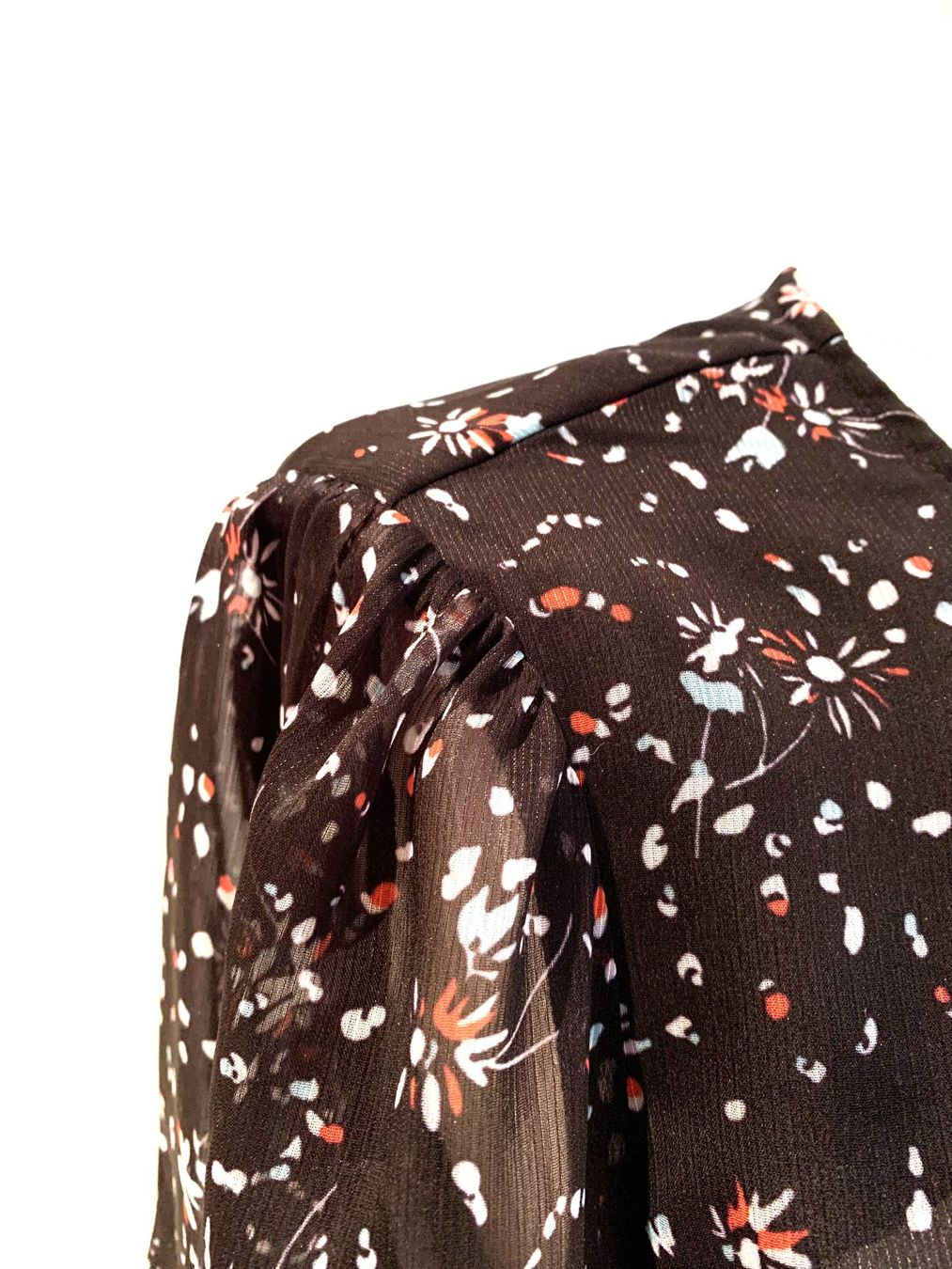 Blusen: HÜBSCHE BLUSE MIT PUFFÄRMELN, GRÖSSE L – Gebraucht aus Starrkirch-Wil von Evelyne222 3