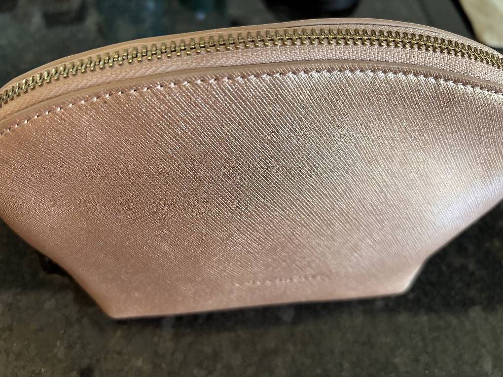 Kosmetikkoffer: Coccinelle Kosmetiktasche – Gebraucht aus Zürich von laboum 2