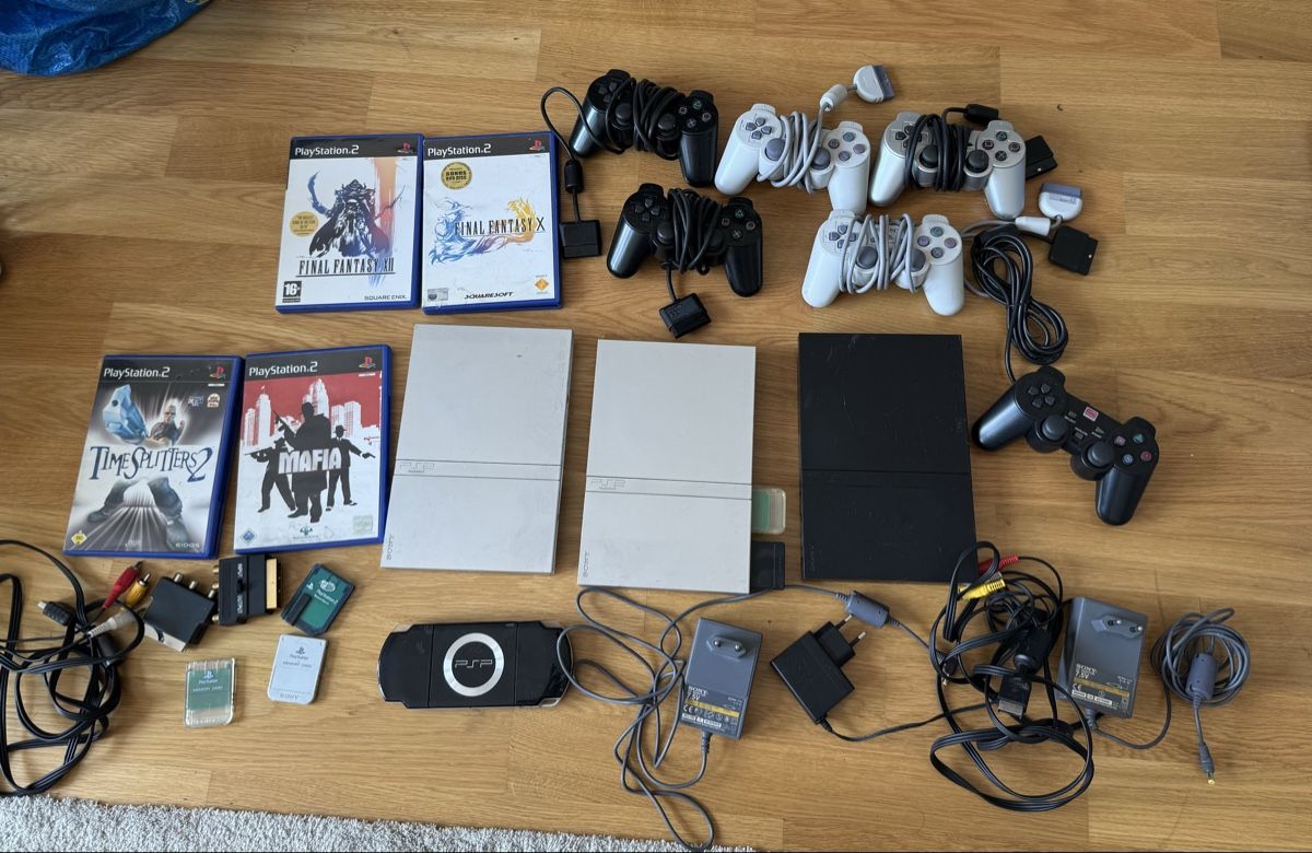 Sony Console: Playstation 2 Bundle mit Spielen und Zubehör – Usato da Zürich venduto da zaz_5d69 1