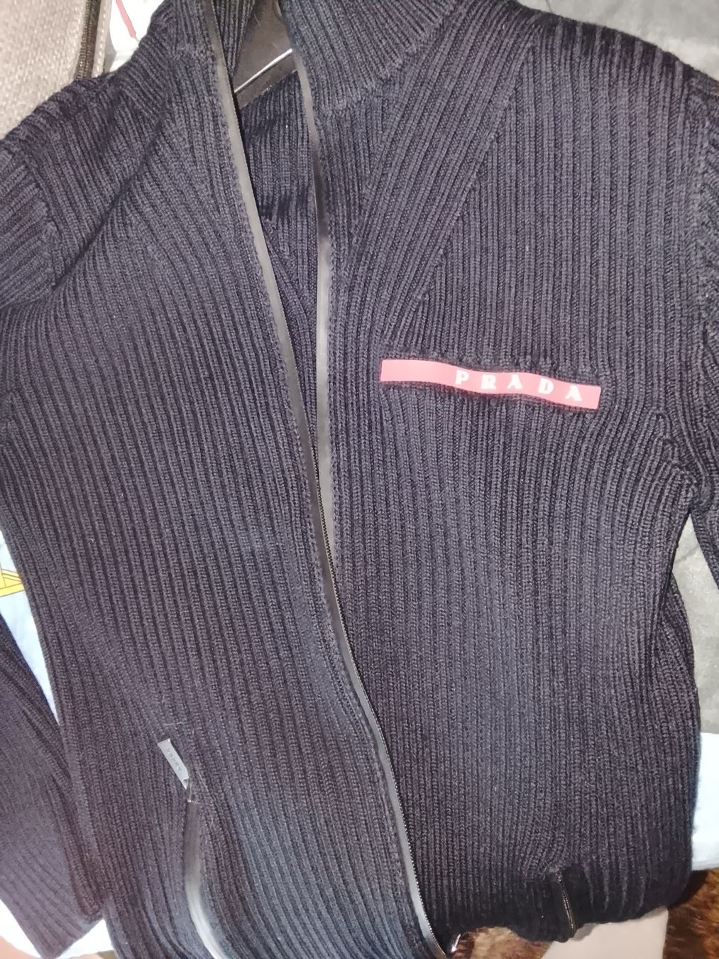 Prada Maglioni & Felpe: Strickjacke PRADA schwarz Grösse L mit Reissverschluss  – Usato da Luzern venduto da wor_56wm