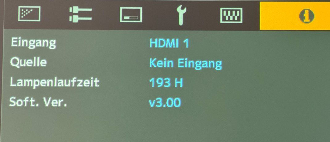 JVC Vidéoprojecteurs: 4k Projektor, JVC NP5 – D'occasion à Burgdorf par maliku 7