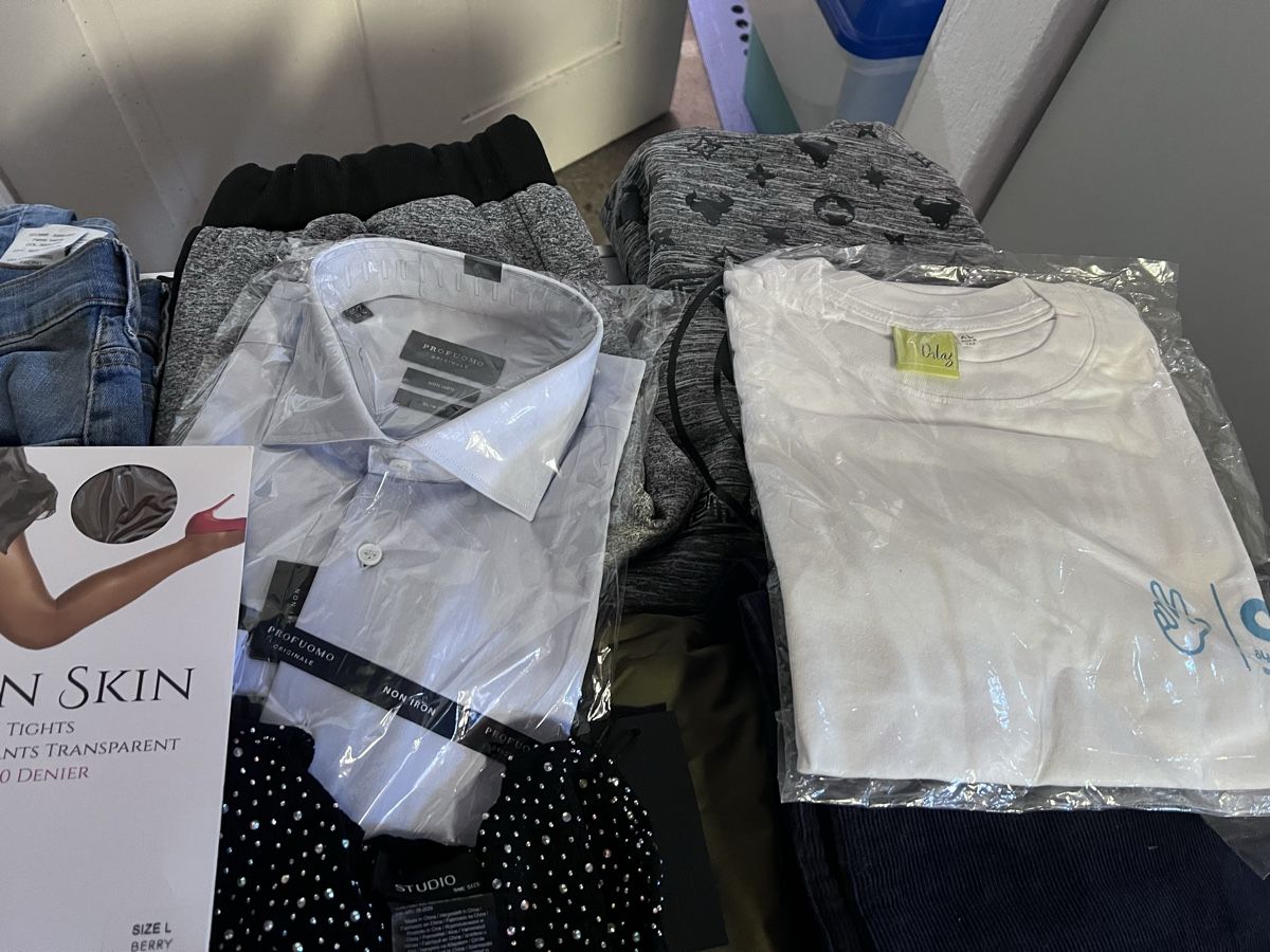 Lotti di vestiti: Kleiderpaket Damen (15) – Usato da Glattfelden venduto da maa_qcj8 1