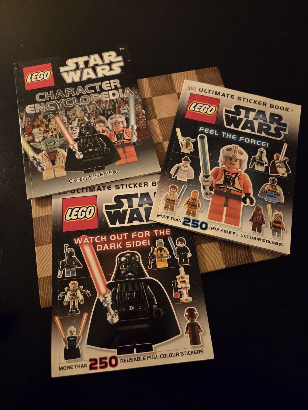 Lego Spielzeuge: Lego Star Wars Sammelbücher – Gebraucht aus Basel von rou_2dyg 1