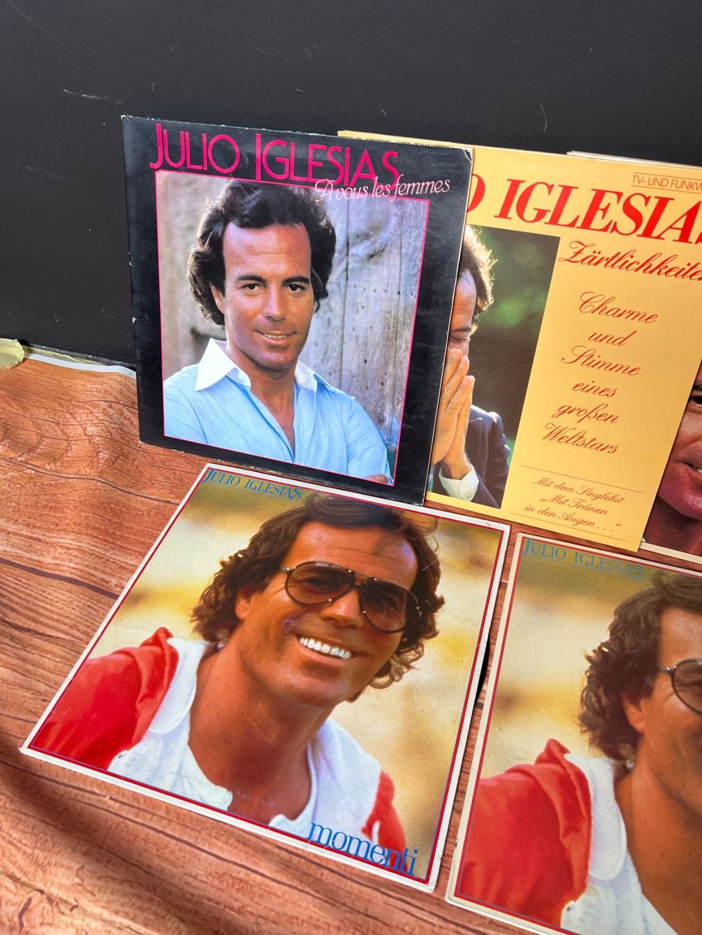 Dischi in vinile: Julio Iglesias - Schallplatten  sammlung – Usato da Bellinzona venduto da CarpiFotoSA 1