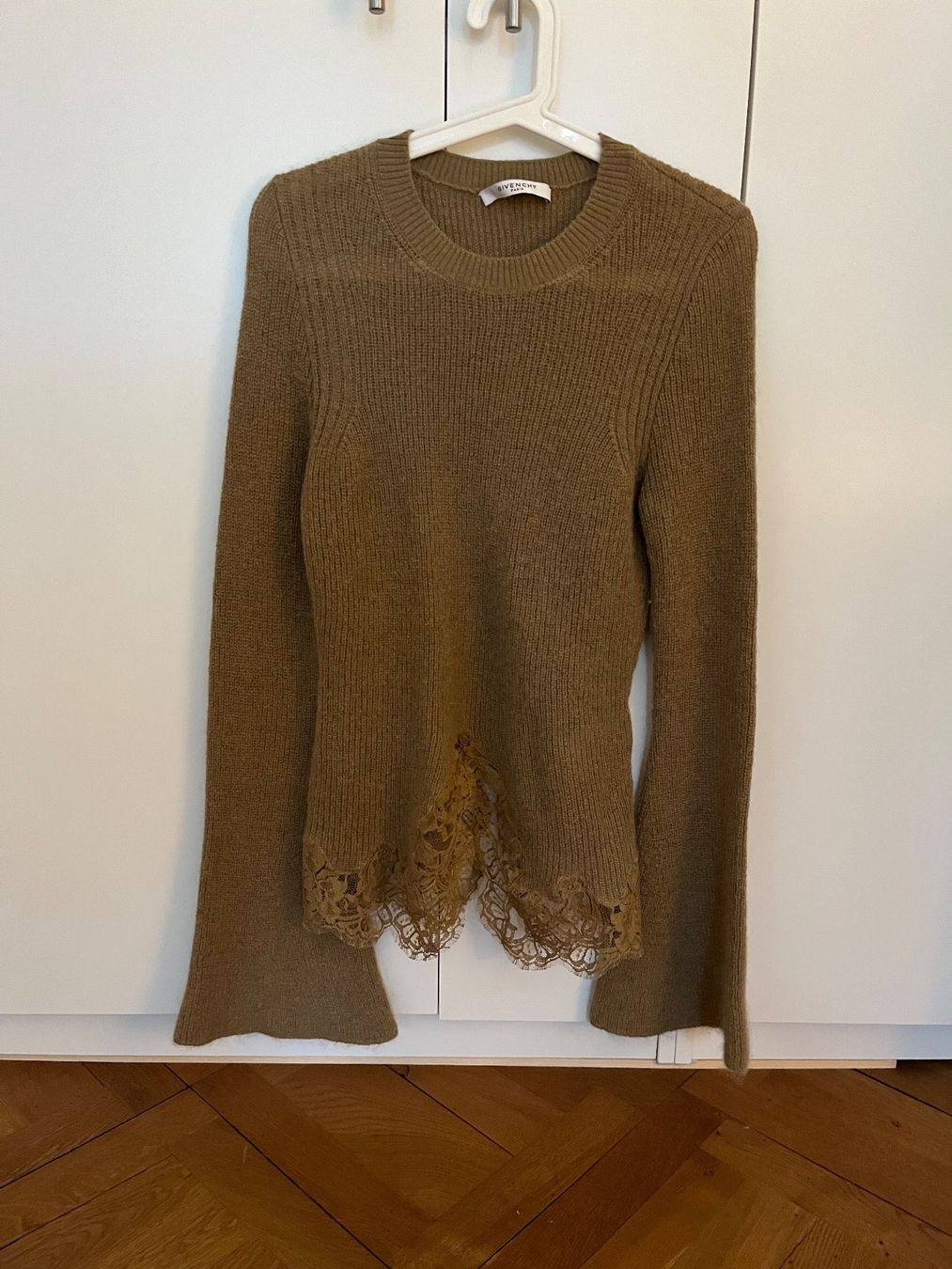 Givenchy Maglioni & Felpe: Damen Givenchy Pullover mit Spitzendetails aus Mohairwolle – Nuovo (secondo la descrizione) da Meilen venduto da Emma_321 2