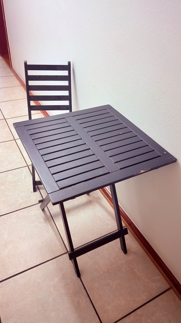 Set di tavolo e panche: • Balkontisch + 2 Stühle • – Usato da Basel venduto da mendoza13 4