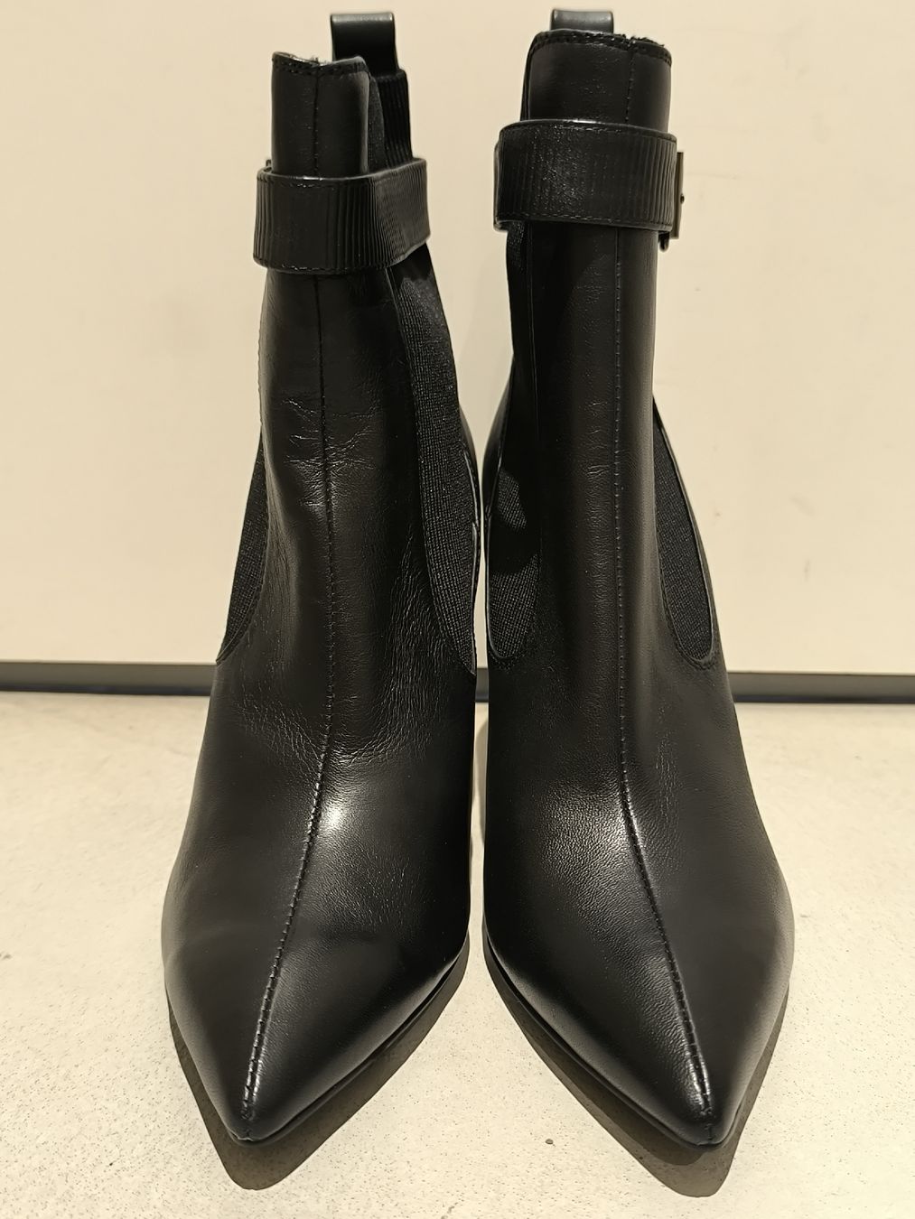 Scarpe da donna: Wittchen Black Leather Heeled Ankle Boots, Size 40 EU – Nuovo e nell'imballaggio originale da Winkel venduto da dan_r55h 1