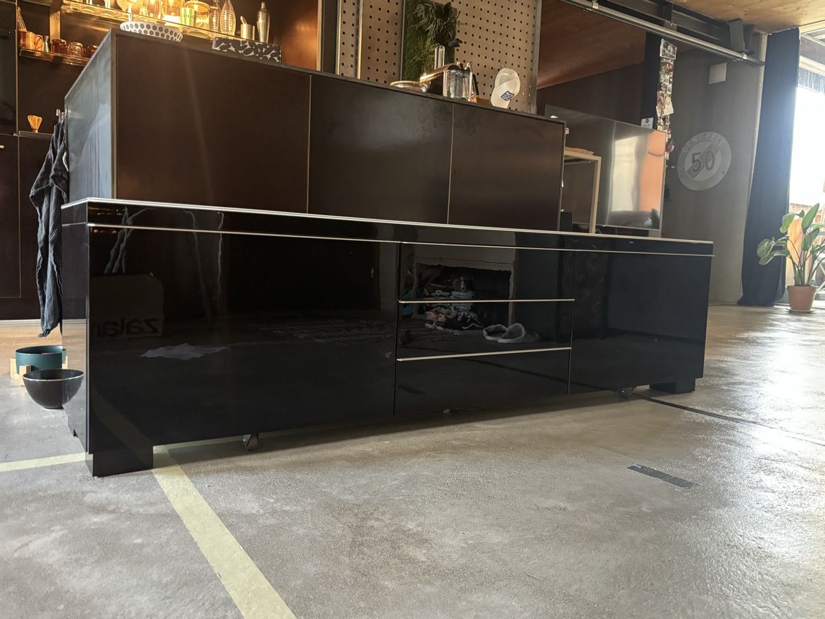 Mobili TV: Lowboard/Sideboard – Usato da Haag (Rheintal) venduto da Sdolly2018