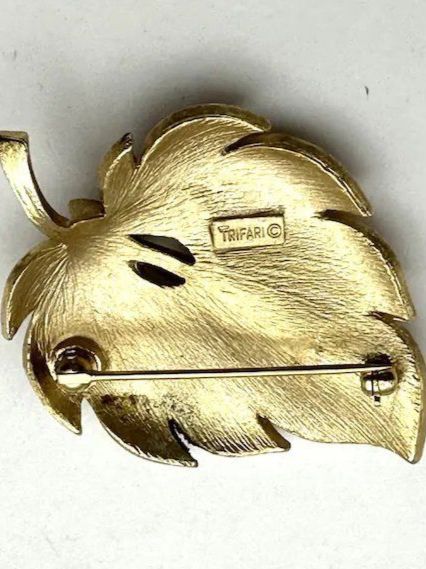 Broches & Aiguilles: Trifari Brosche – D'occasion à Beckenried par SylvkensWorld 3