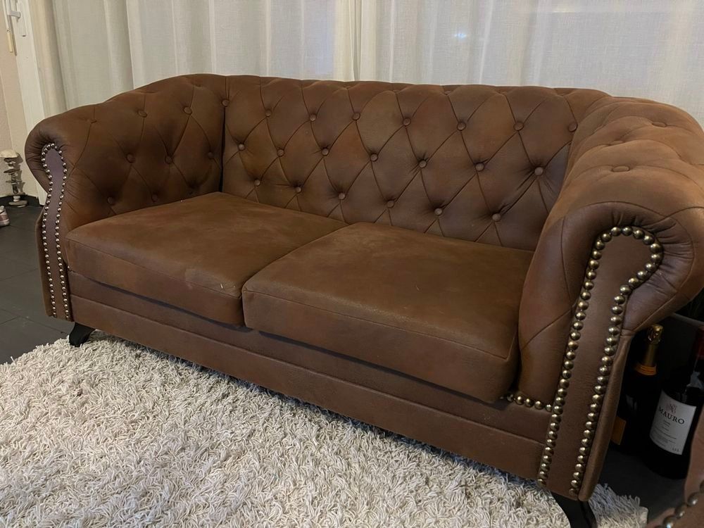 Divani: Chesterfield Sofa Kunstleder Braun 2-Sitzer – Usato da Liestal venduto da EliahThommen 2