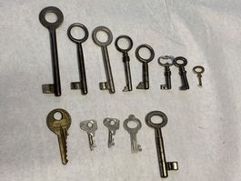 Alte Schlüssel Sammlung, 13 Stück mit altem Schlüssel"ring"
