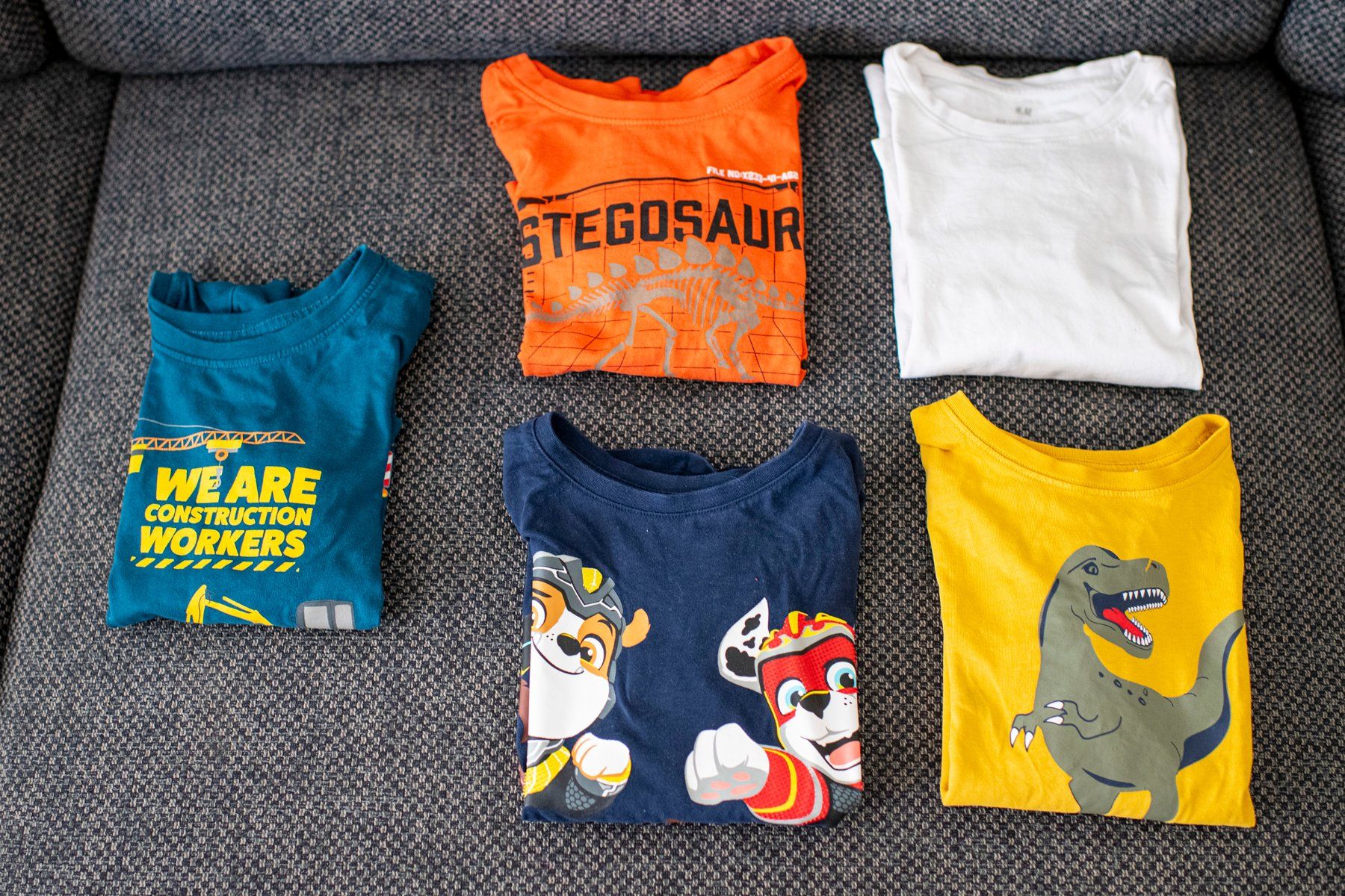 Ensembles coordonnés: Kinderkleidung Pullover, T-Shirts, Longsleeves – D'occasion à Wettingen par Nadja_Roger 1