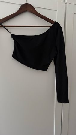 Black one-shoulder long sleeve top, S.