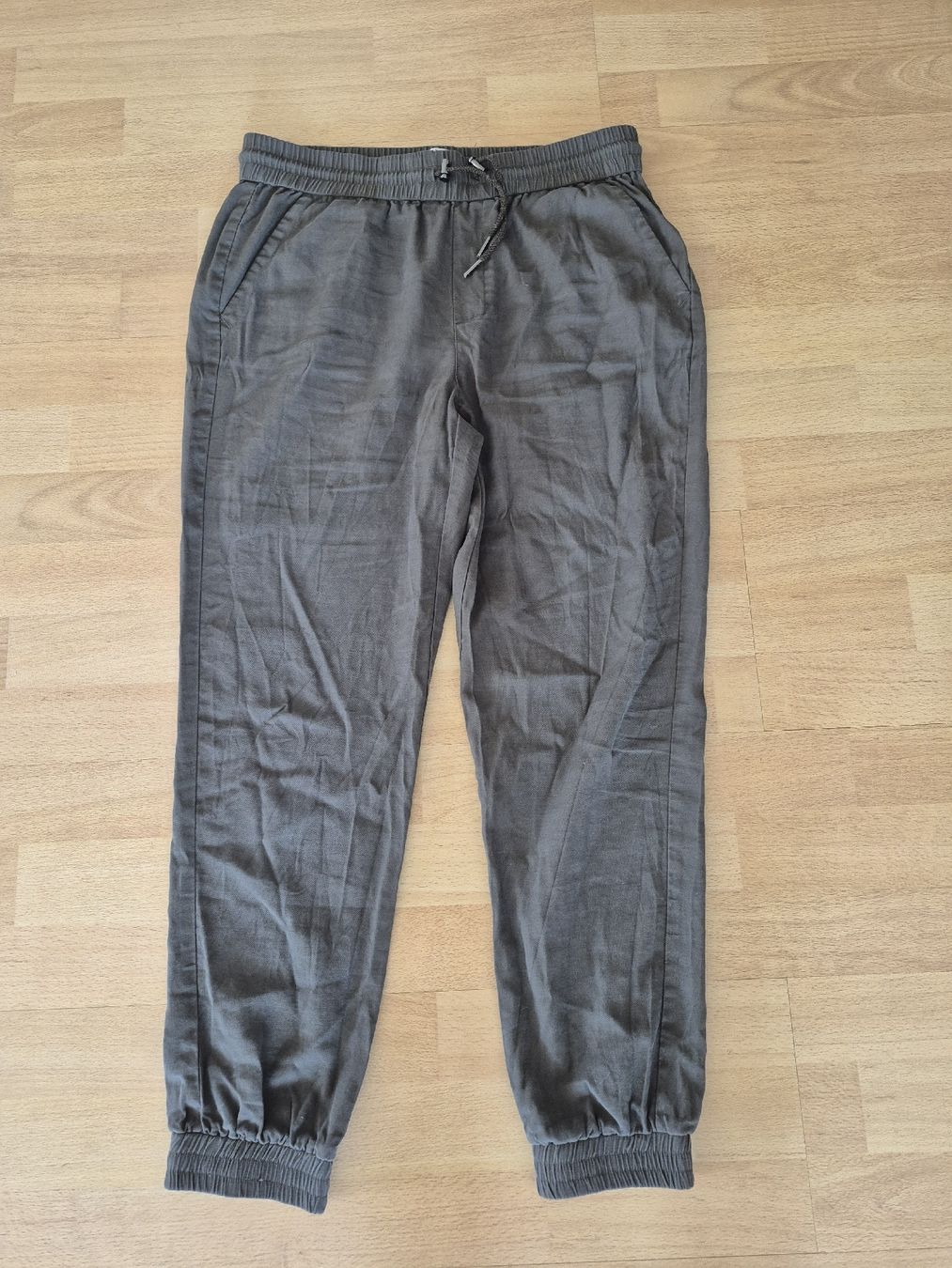 Only Pantaloni: Only Damen Stoffhose Gr. 38 – Usato da Gerlafingen venduto da nila44