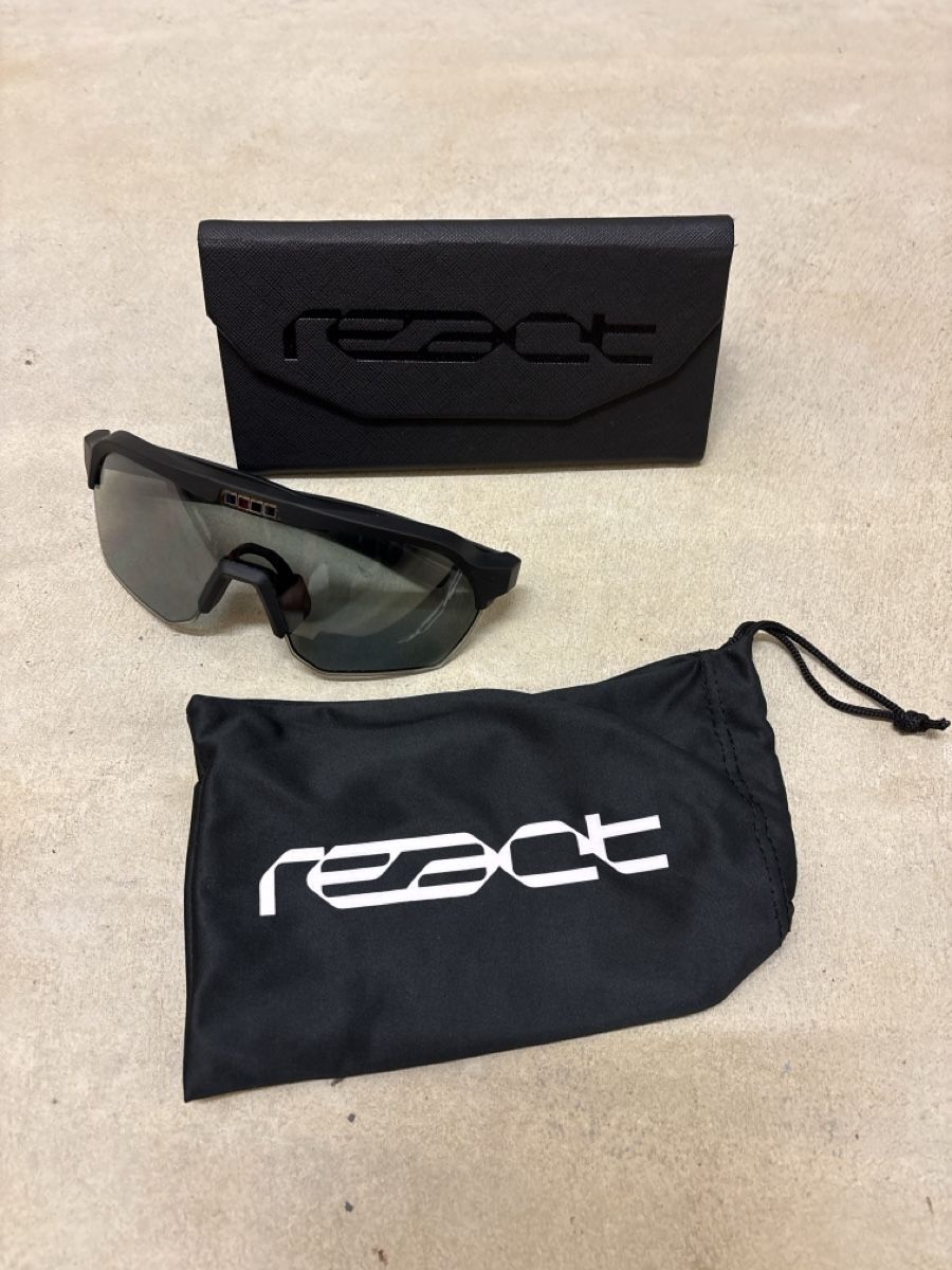 Lunettes & Verres: React Optray Onyx Sportbrille – Neuf (Voir description) à Bettwiesen par ras_9rk9