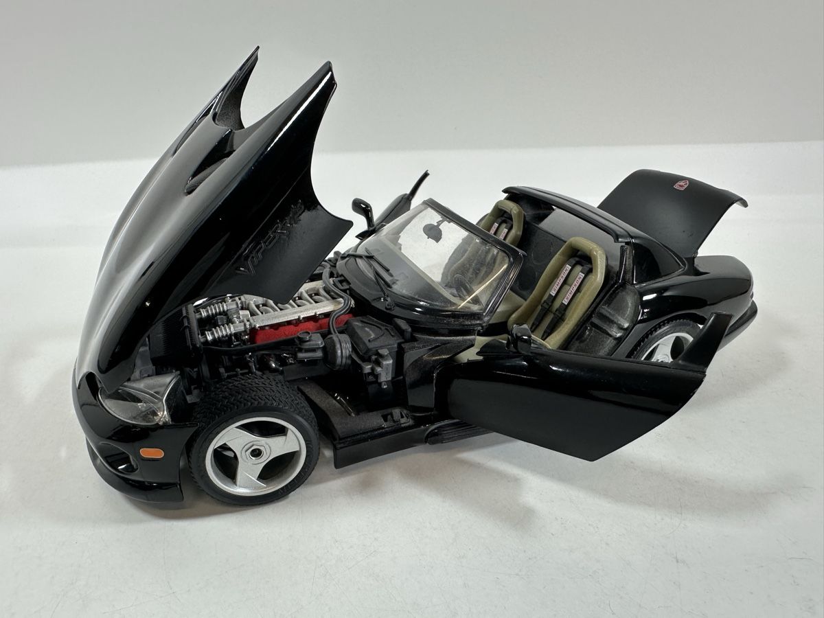 Bburago Modellini d'auto: Dodge Viper RT/10 1:18, schwarz, BBURAGO – Usato da Zofingen venduto da rf9_x2xt 6