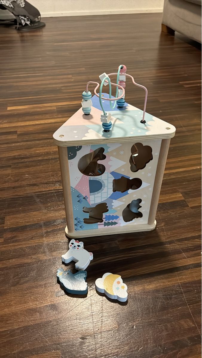 Giocattoli: Arctic Adventure Wooden Activity Cube - Shape Sorter Toy – Usato da Thalwil venduto da Pal010