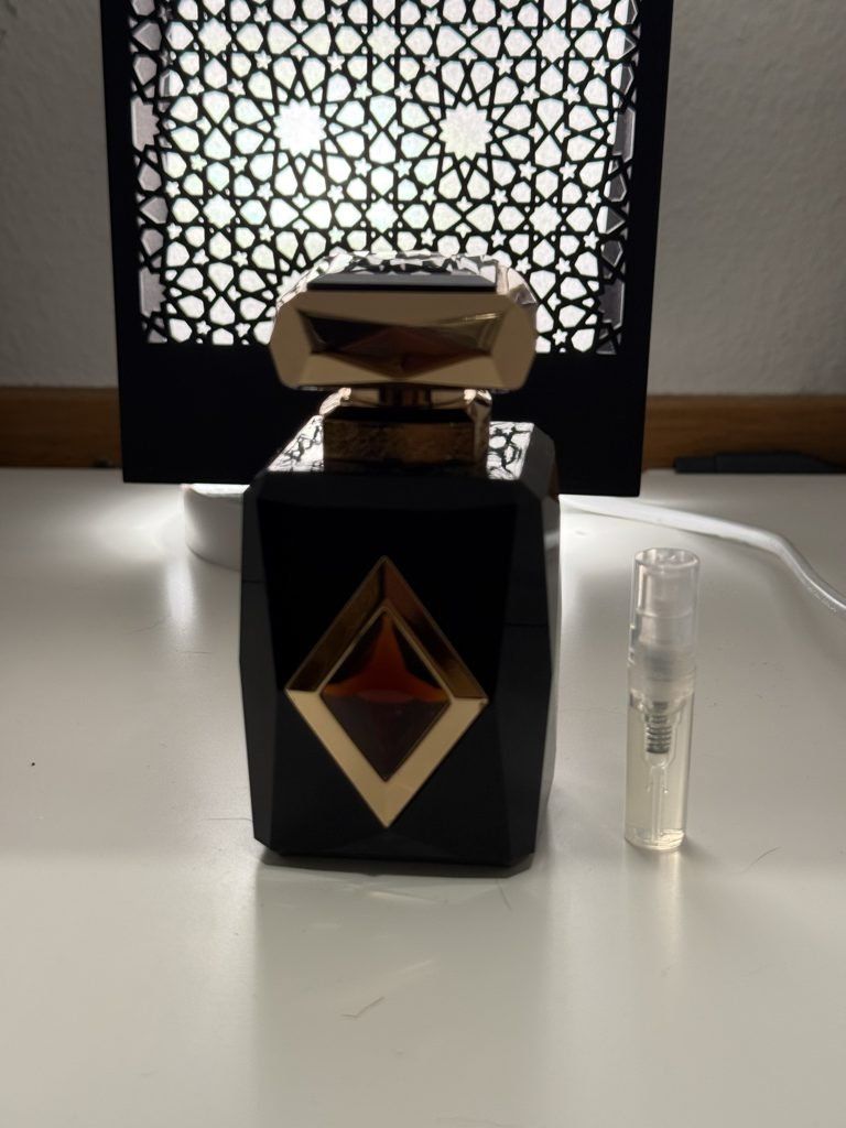 Parfum & Eau de Toilette: French Avenue Saffron décant 2 ml – Neu (gemäss Beschreibung) aus Meyrin von Al_Andulsi